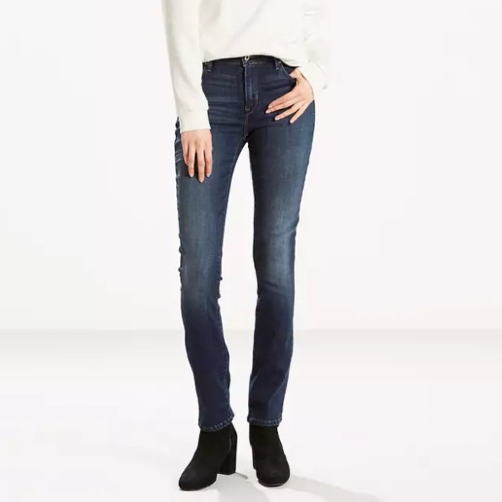 Levi's Mid Rise Skinny Jeans in Dark Wash - 14M